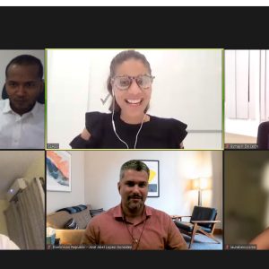 Sesión de Mentoría con Paola Santana como parte de los beneficios del Premio.