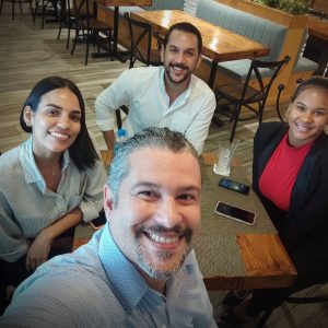 Reunión Equipo compartiendo perspectivas